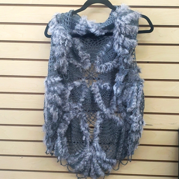 Women's Rabit Fur Cape - Picture 1 of 7
